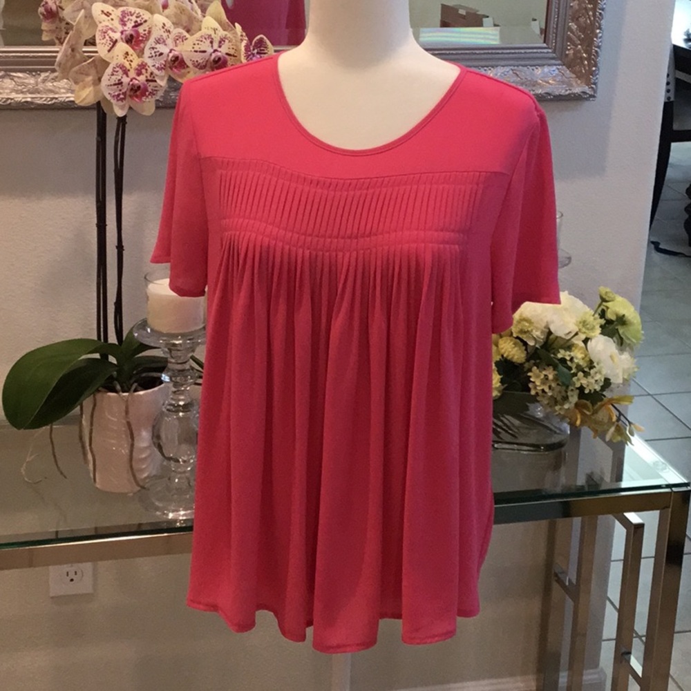 Ann Taylor top beautiful pink medium short sleeves